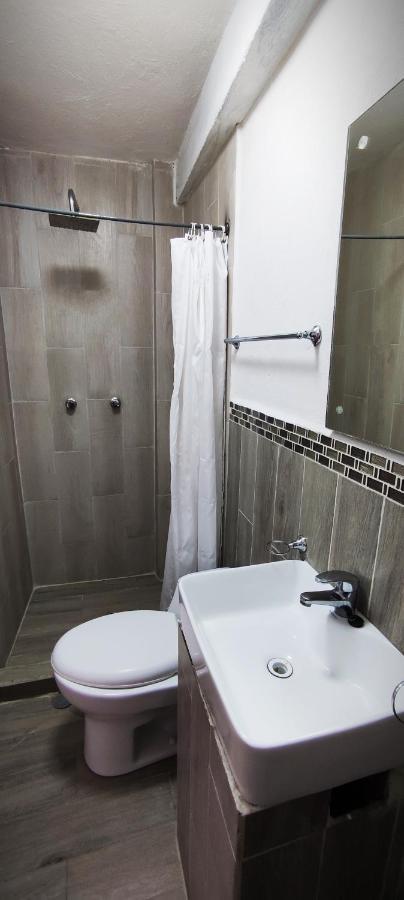 Hotel Posada Laura San Juan del Río Екстериор снимка