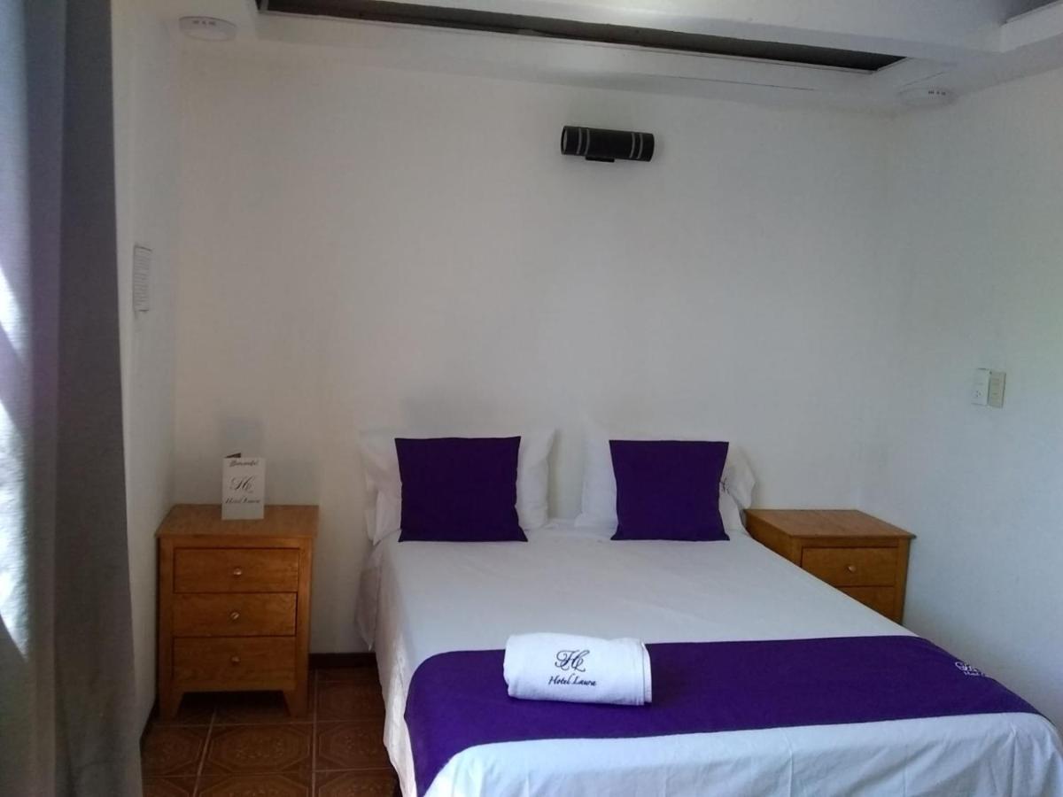 Hotel Posada Laura San Juan del Río Екстериор снимка
