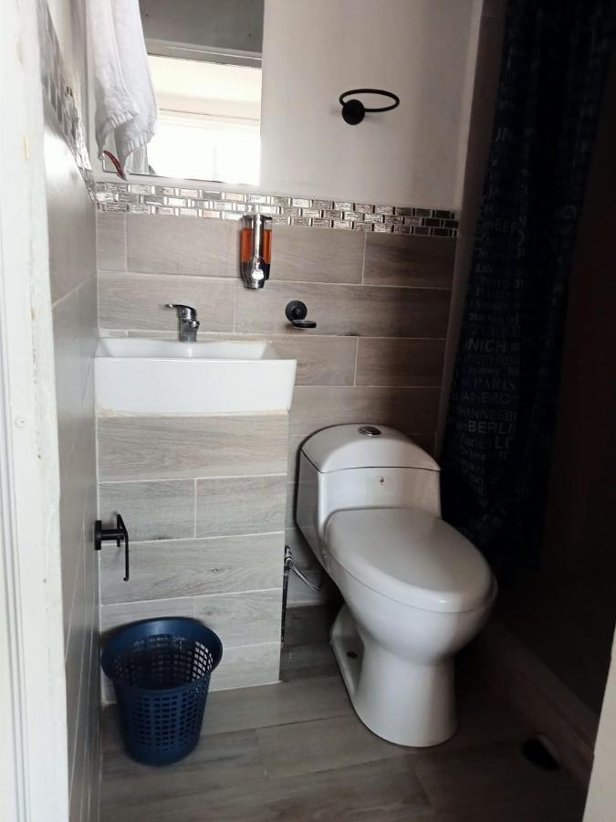 Hotel Posada Laura San Juan del Río Екстериор снимка