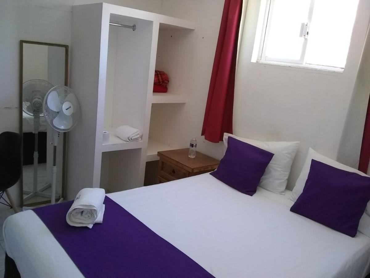 Hotel Posada Laura San Juan del Río Екстериор снимка