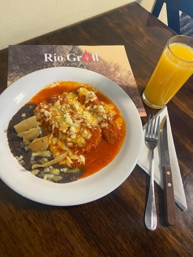 Hotel Posada Laura San Juan del Río Екстериор снимка