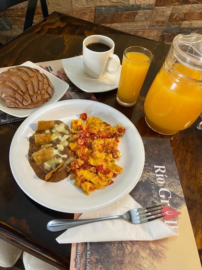 Hotel Posada Laura San Juan del Río Екстериор снимка